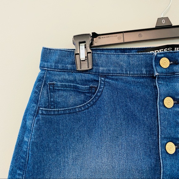 Express Jeans Medium Wash Denim Mini Skirt Size 8 - Picture 4 of 8